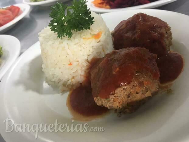 albondigas vacuno con arroz blanco.jpg