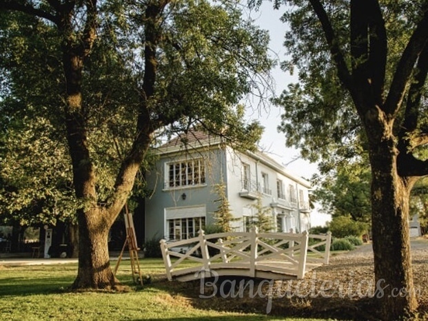 Casona y puente.jpg