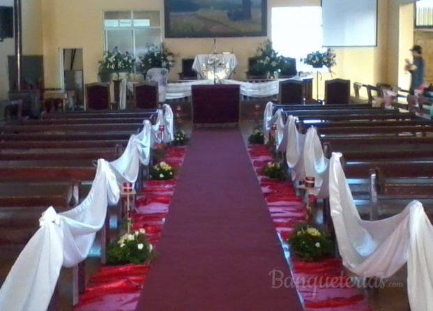 Arriendo alfombra, camino hacia el altar 