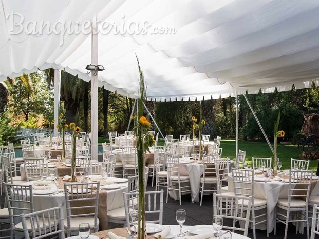 Evento en carpa blanca