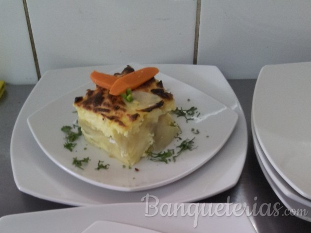 Guarnición de gratinado de papa