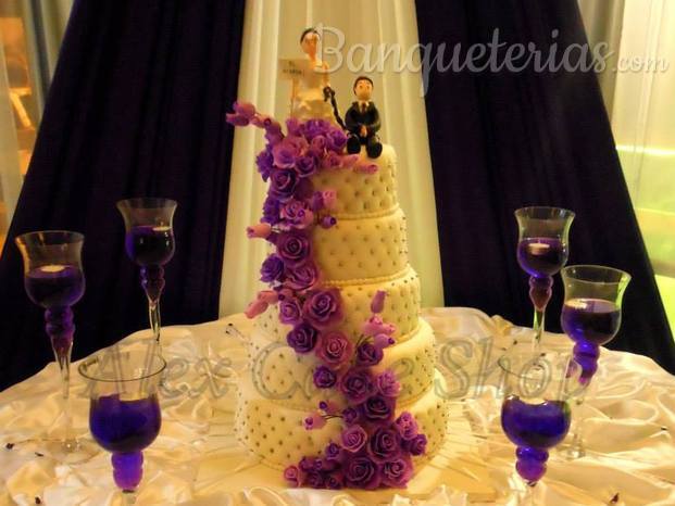 Torta de novios  con caída floral