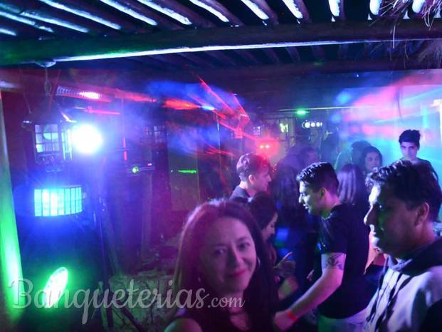 Iluminacion para su bailable.jpg