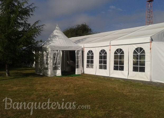 Carpa para matrimonio, con pagoda de acceso