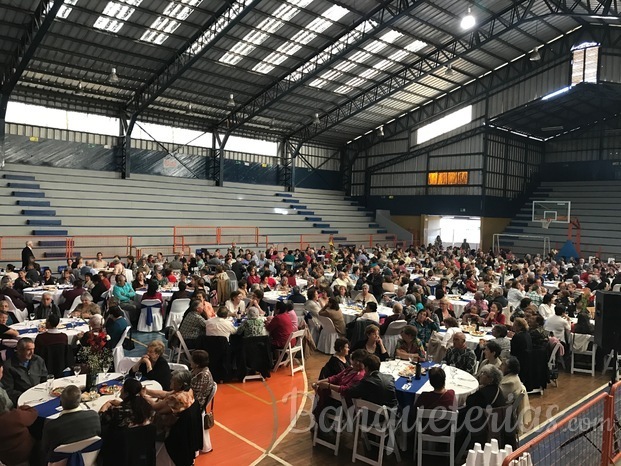 Almuerzo Coronel 500 adultos mayores