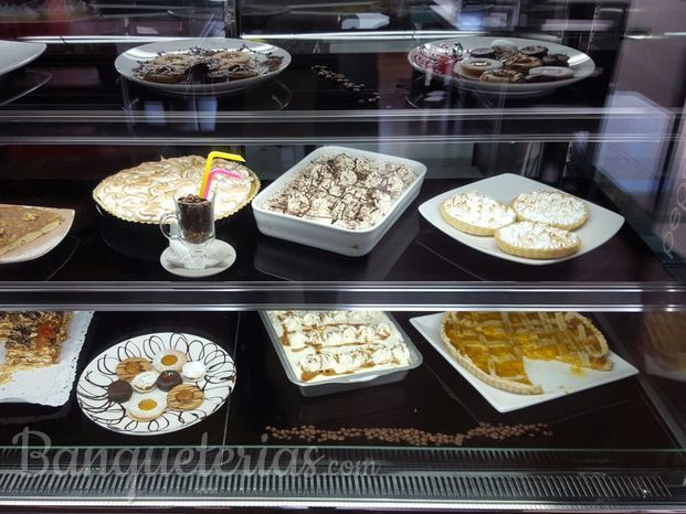 Entrega de dulces a cafetería