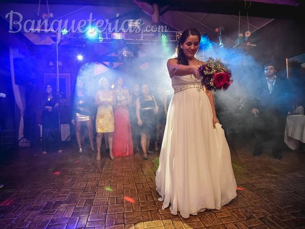 Novia Tirando Ramo!!