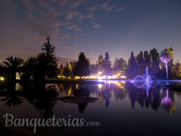 Laguna iluminada