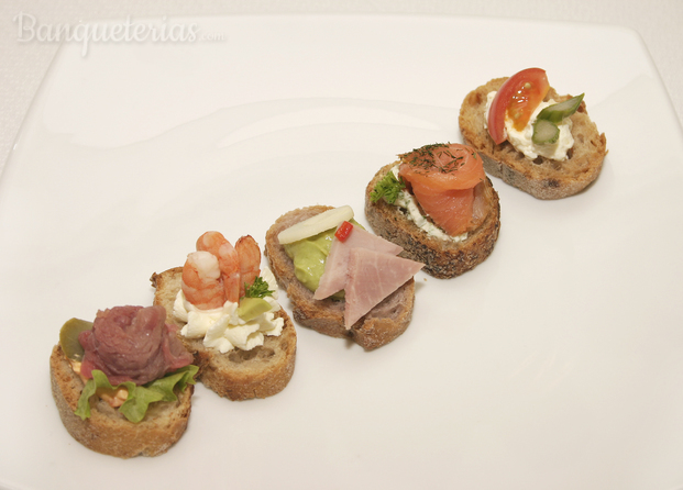 Variedad de Canapés tradicional