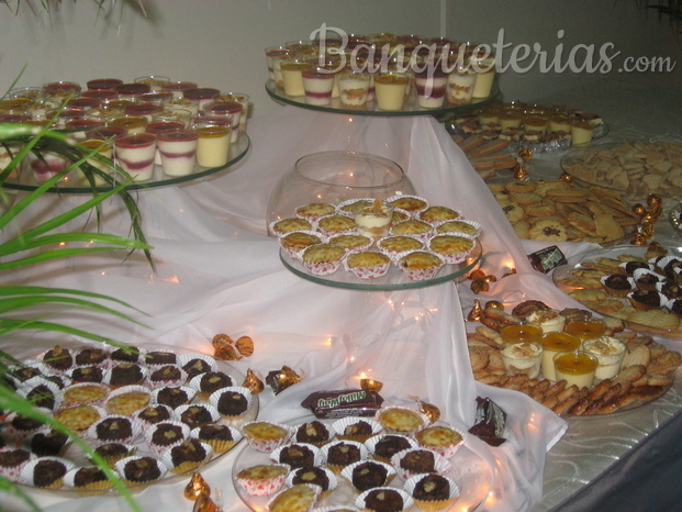 Mesa de dulces para eventos y bodas