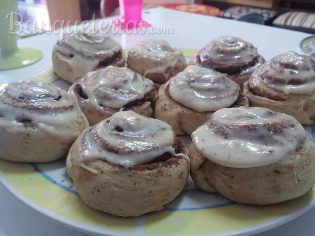 Rolls de canela con frosting de queso Philadelphia