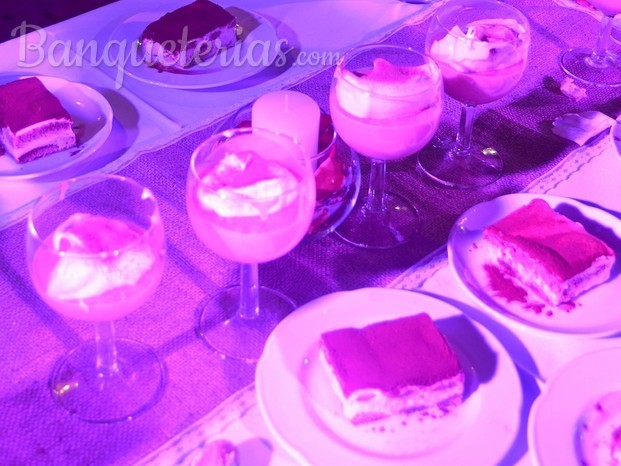 Buffet de postres, suspiro limeño y tiramisú